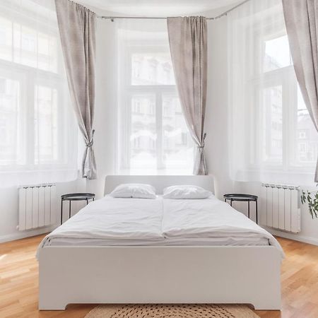 Luminous Apartment For 2 Near Wenceslas Square By Prague Days المظهر الخارجي الصورة