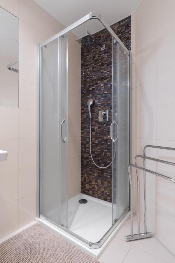 Luminous Apartment For 2 Near Wenceslas Square By Prague Days المظهر الخارجي الصورة