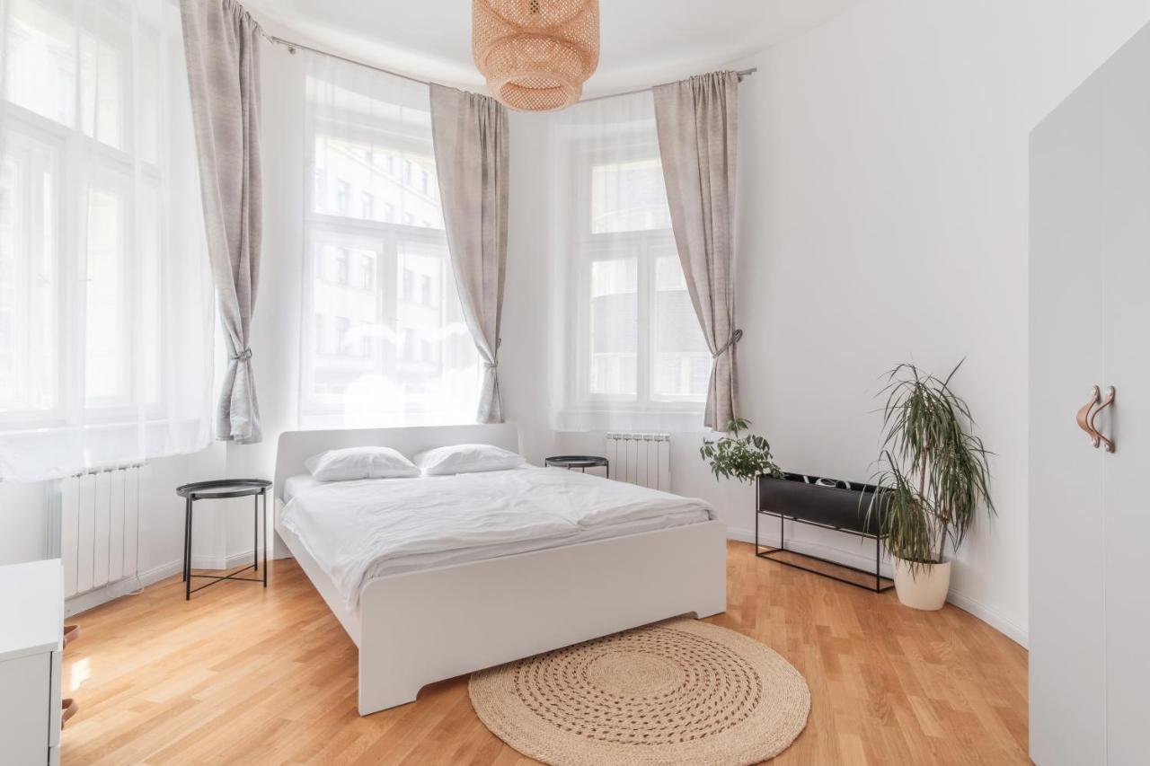 Luminous Apartment For 2 Near Wenceslas Square By Prague Days المظهر الخارجي الصورة
