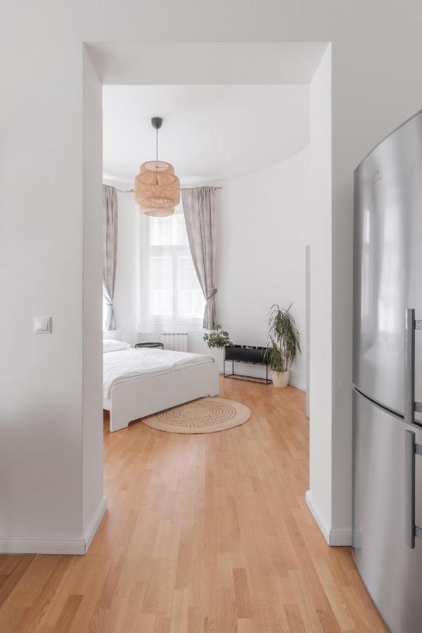 Luminous Apartment For 2 Near Wenceslas Square By Prague Days المظهر الخارجي الصورة