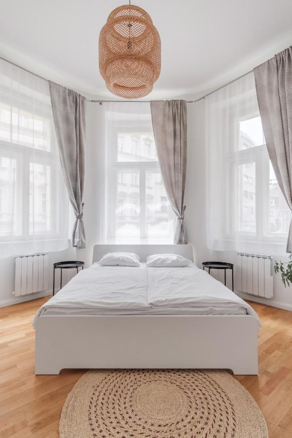 Luminous Apartment For 2 Near Wenceslas Square By Prague Days المظهر الخارجي الصورة